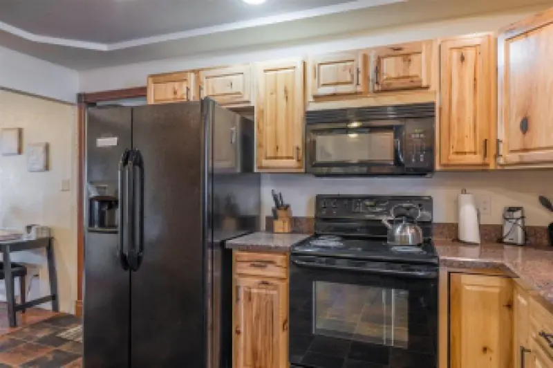1126 Alger Ave Cody #12
