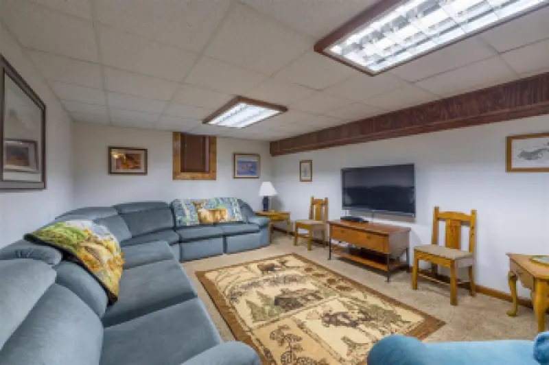 1126 Alger Ave Cody #35