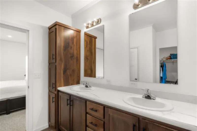 518 Tatman St Burlington #17