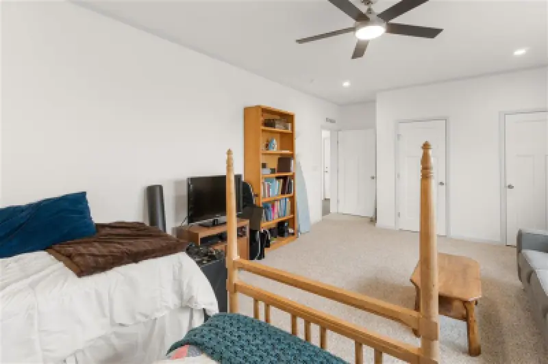 518 Tatman St Burlington #26