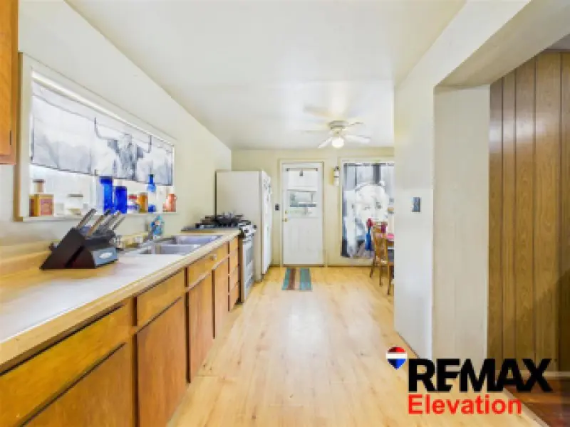 602 6th St Basin #12