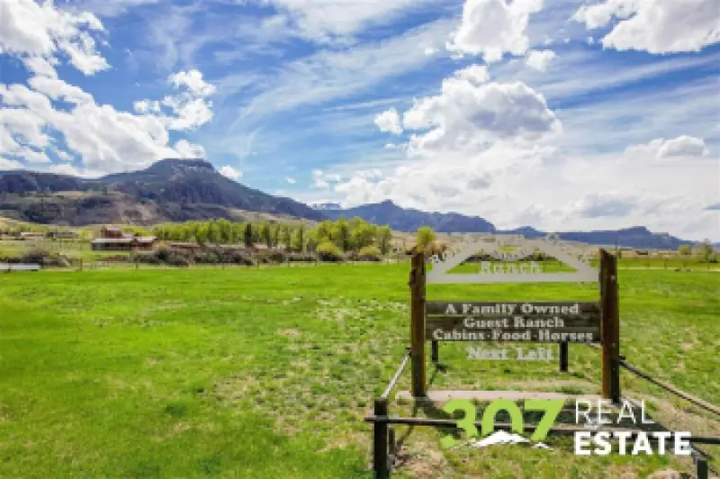 3080 & 3064 North Fork Hwy Cody #102
