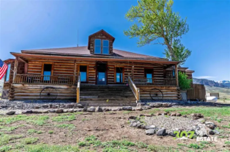 3080 & 3064 North Fork Hwy Cody #3