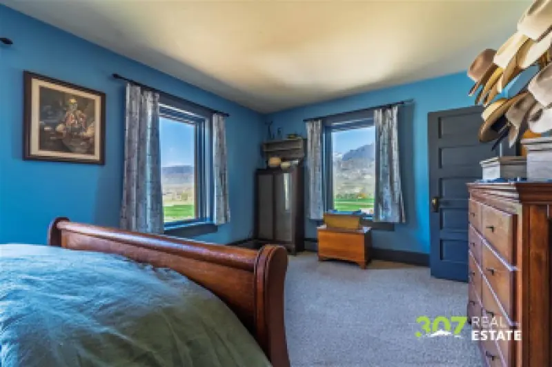3080 & 3064 North Fork Hwy Cody #33