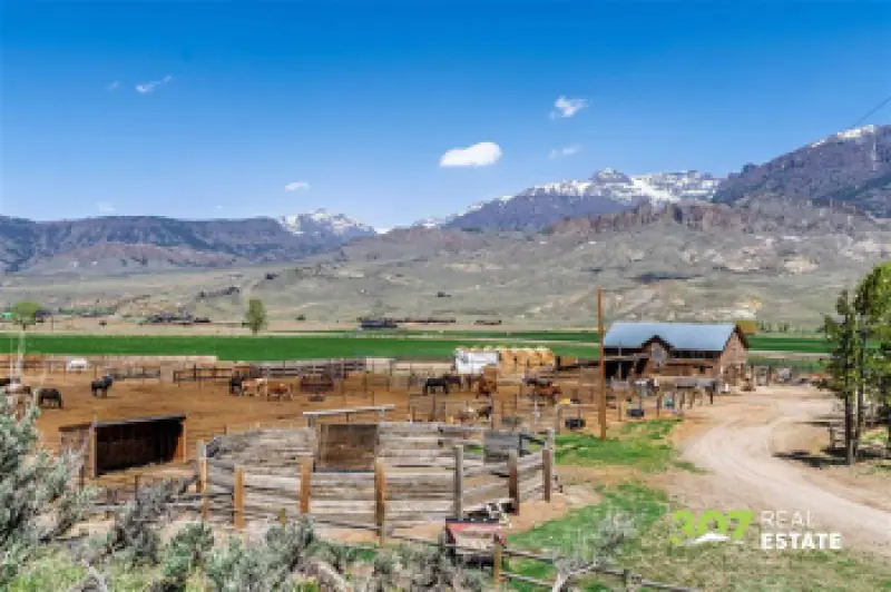 3080 & 3064 North Fork Hwy Cody #42