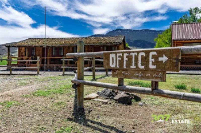 3080 & 3064 North Fork Hwy Cody #60