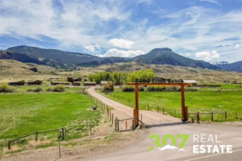 3080 & 3064 North Fork Hwy Cody #89