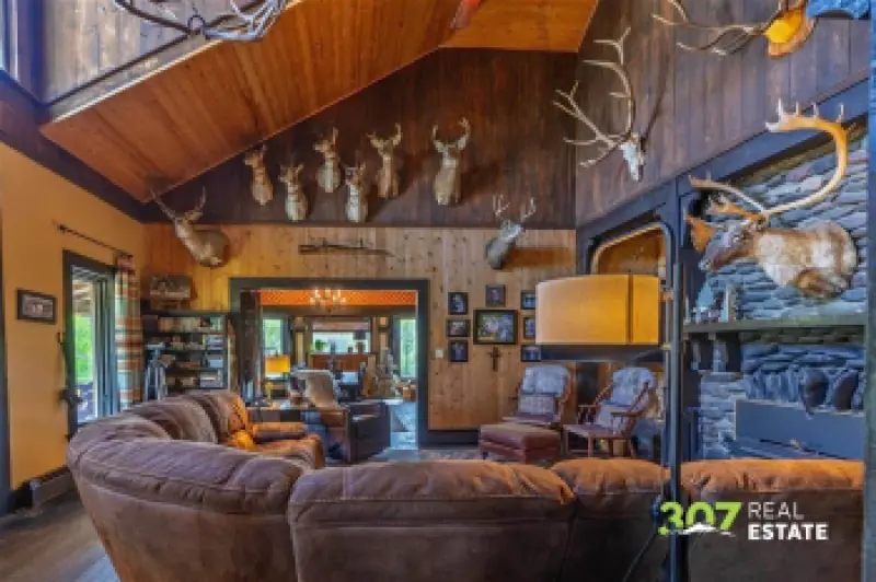 3080 & 3064 North Fork Hwy Cody #9