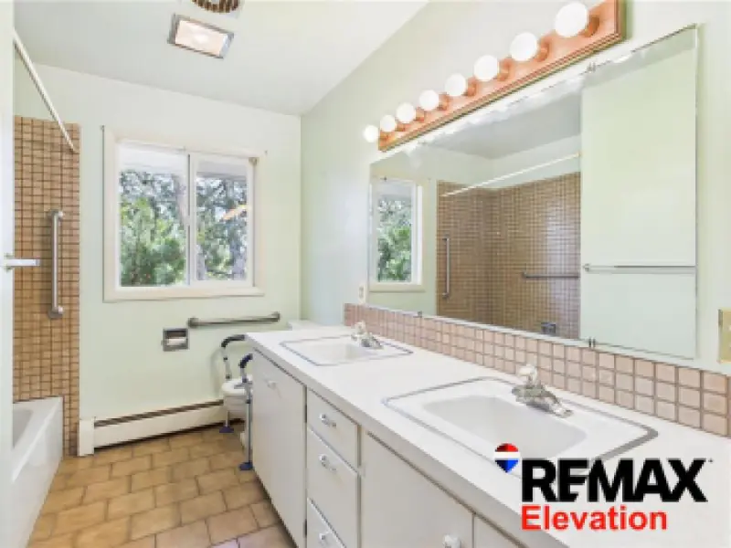 905 9th St Basin #18