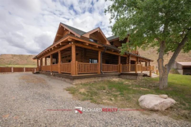 1727 Hwy 14 E Shell #2