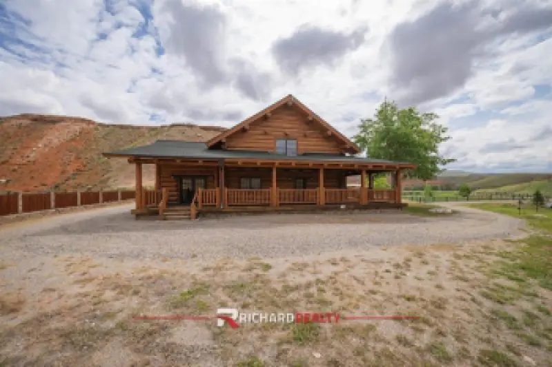 1727 Hwy 14 E Shell #3