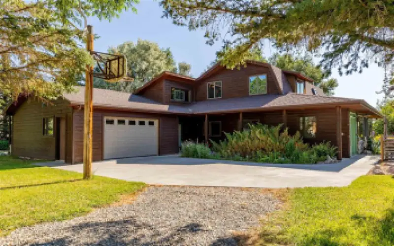 8 Mountain View Dr Cody #1
