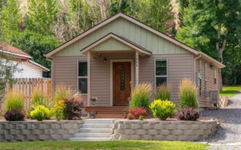 1408 Alger Ave Cody #1