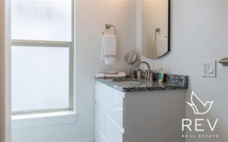 1408 Alger Ave Cody #11
