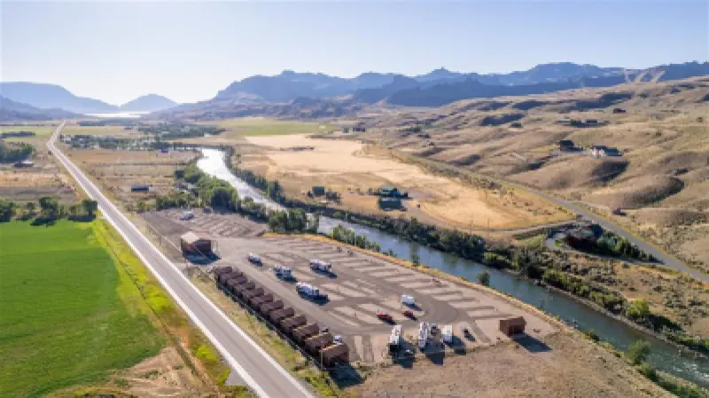 3256 North Fork Hwy Cody #1