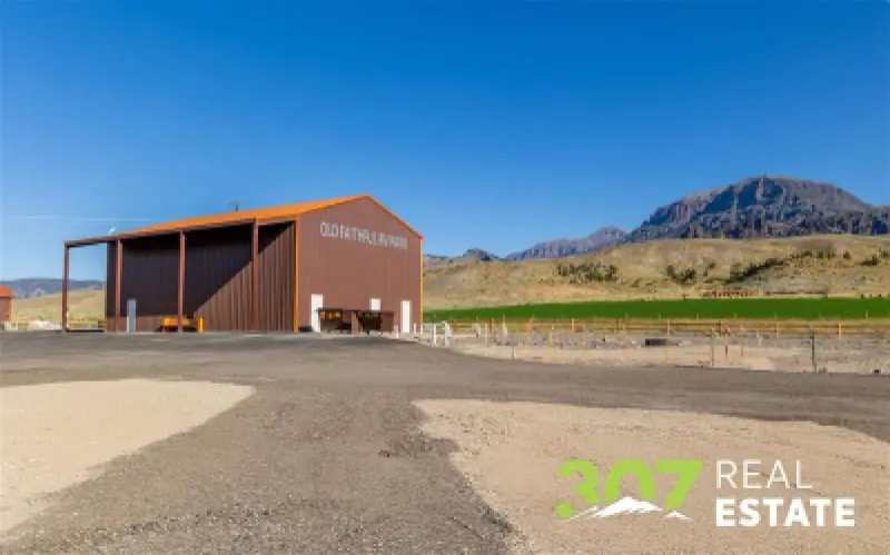 3256 North Fork Hwy Cody #19
