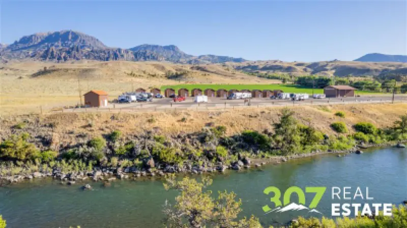 3256 North Fork Hwy Cody #33
