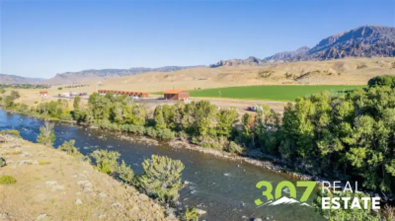 3256 North Fork Hwy Cody #35