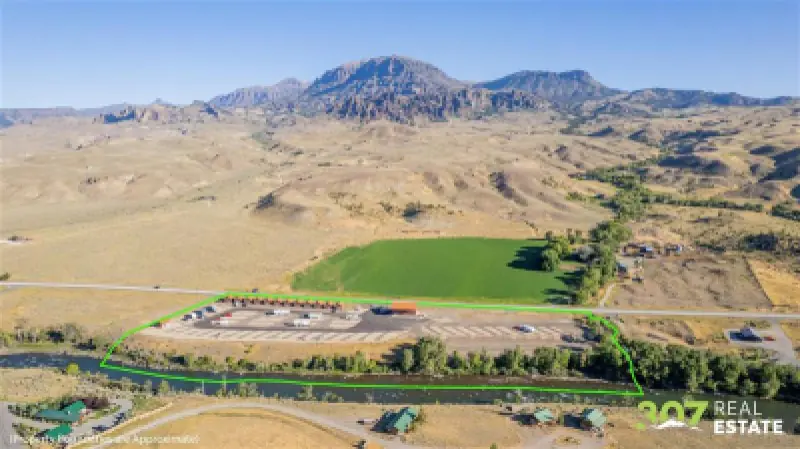 3256 North Fork Hwy Cody #44