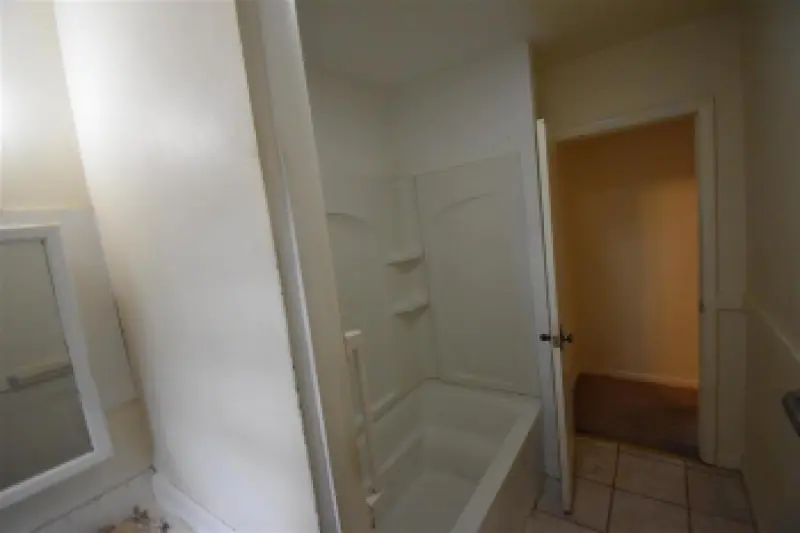 247 N Bernard St Powell #16
