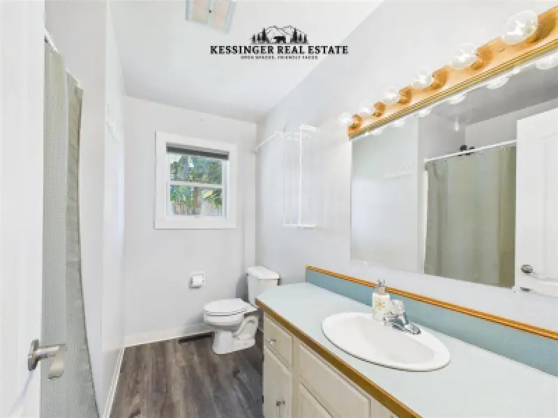 225 22nd St Worland #8