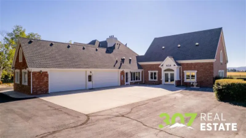 1010 Lane 11 Powell #114