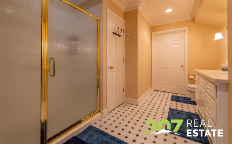 1010 Lane 11 Powell #33