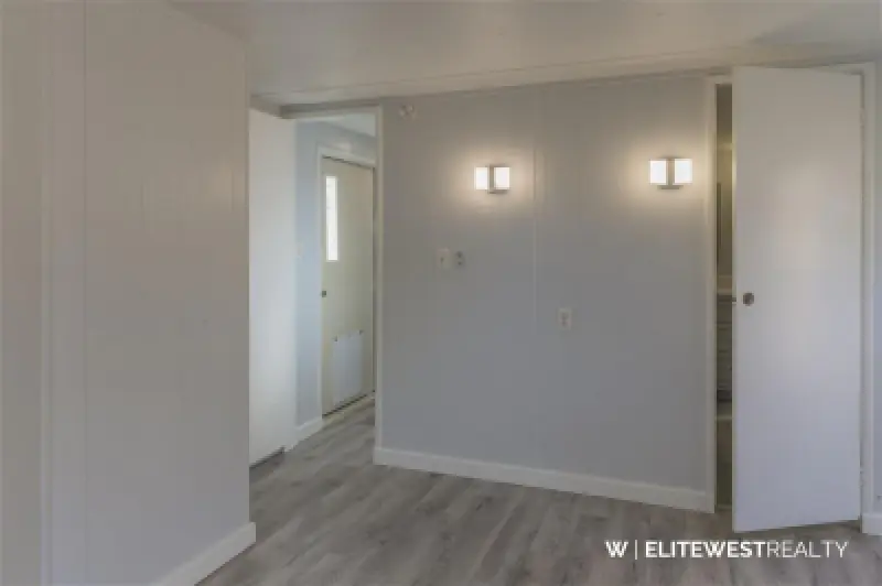 23 3rd Ave W Deaver #22