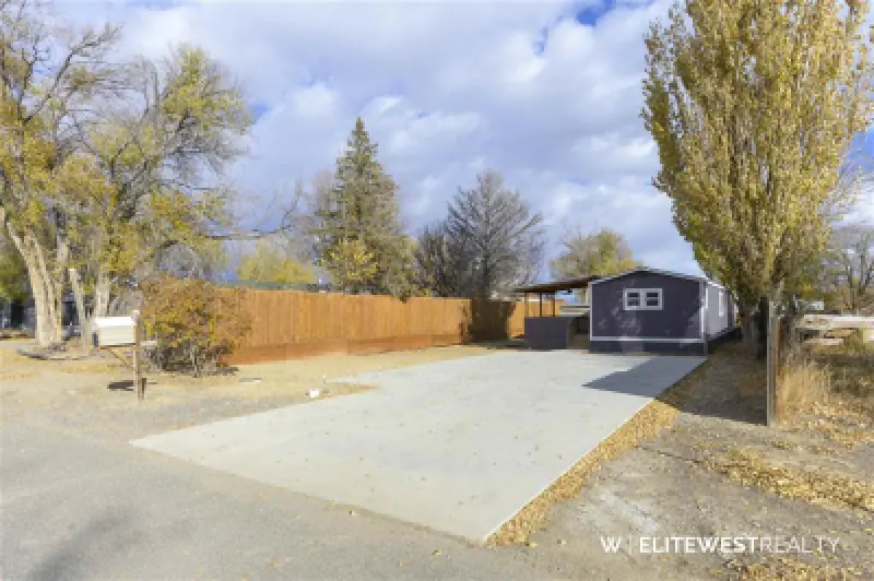23 3rd Ave W Deaver #34