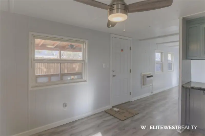 23 3rd Ave W Deaver #6