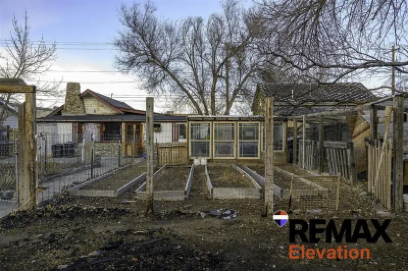 1725 Alger Ave Cody #10