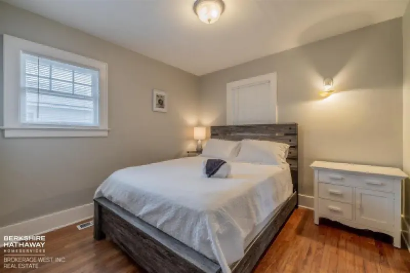 1032 Cody Ave Cody #14
