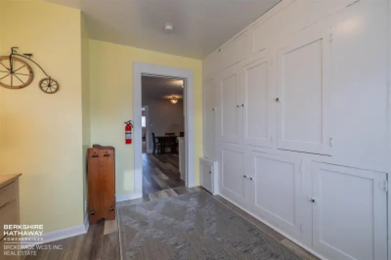 1032 Cody Ave Cody #17