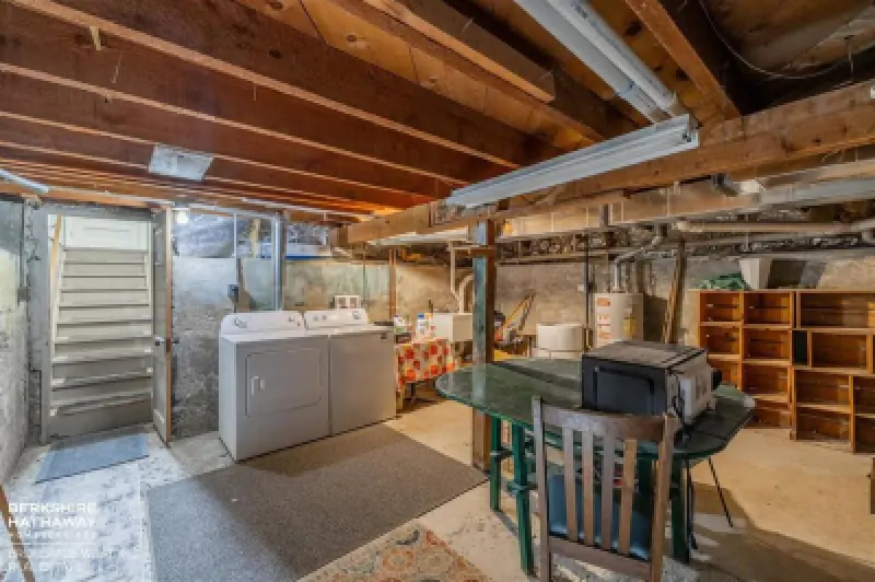 1032 Cody Ave Cody #18