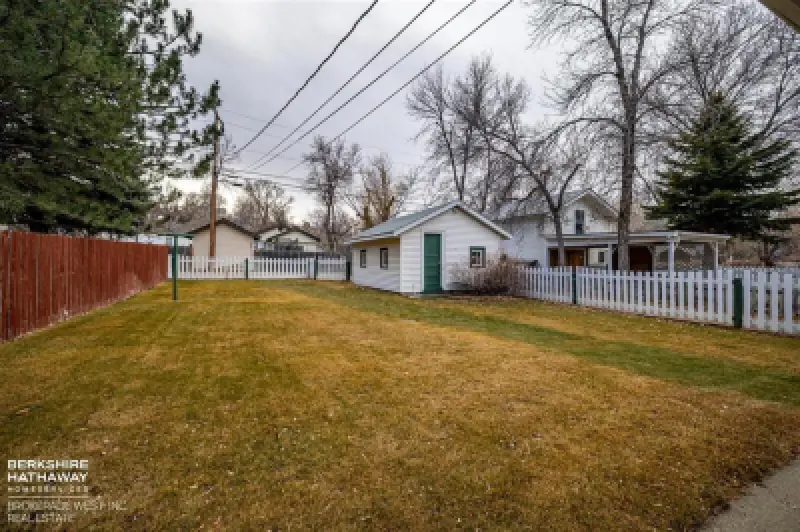 1032 Cody Ave Cody #19
