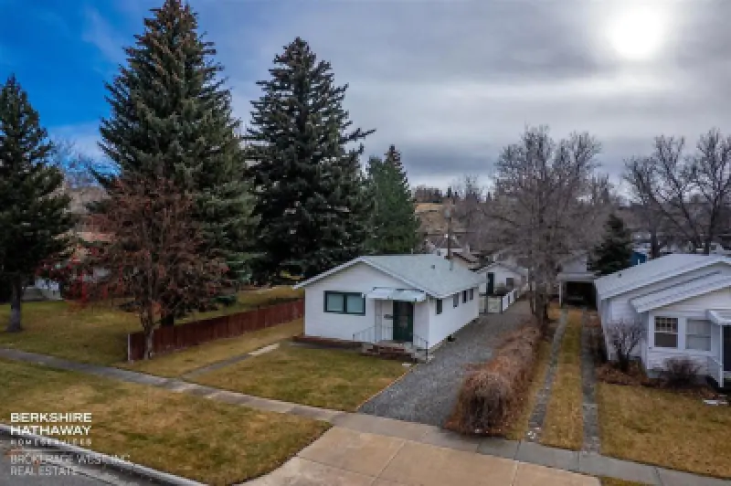 1032 Cody Ave Cody #23