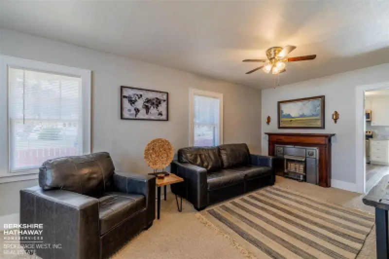 1032 Cody Ave Cody #5