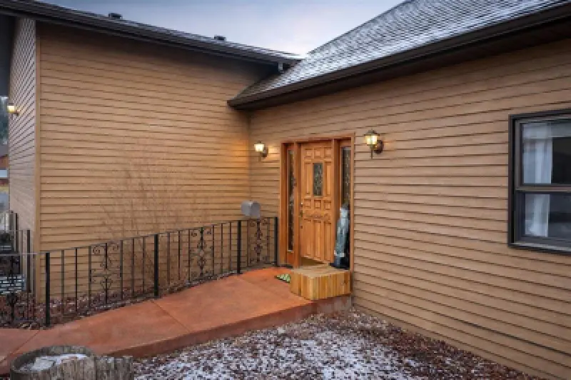 1608 Alger Ave Cody #15