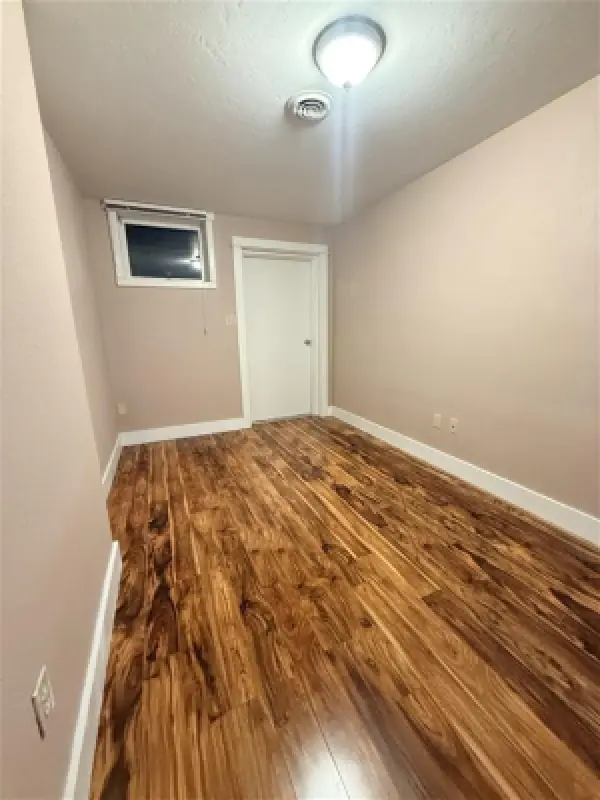 1608 Alger Ave Cody #24
