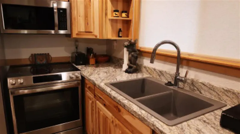 1608 Alger Ave Cody #8