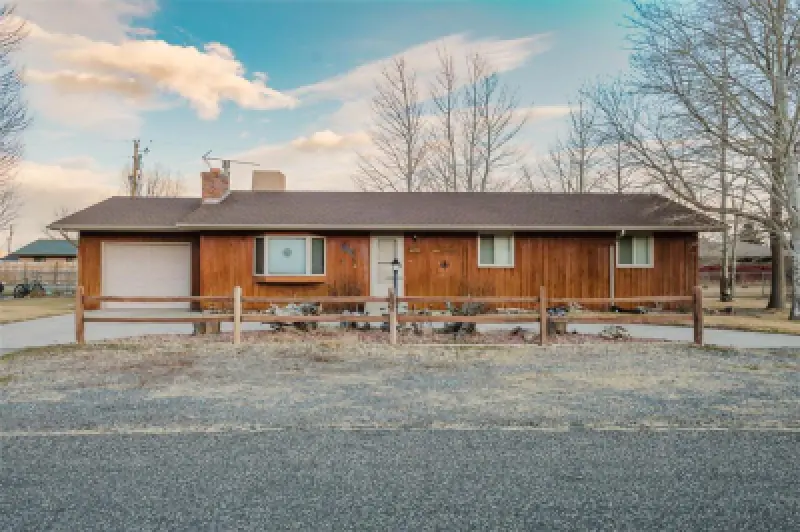 2202 Gentle St Cody #1