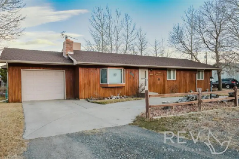 2202 Gentle St Cody #2