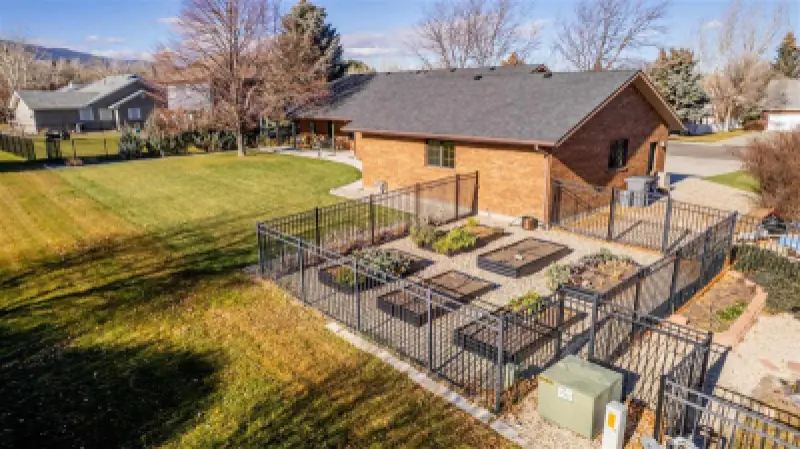 2340 Larkspur Ct Cody #24