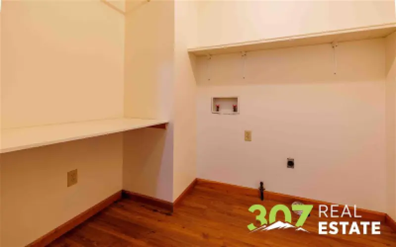 2713 Cougar Ave Cody #20