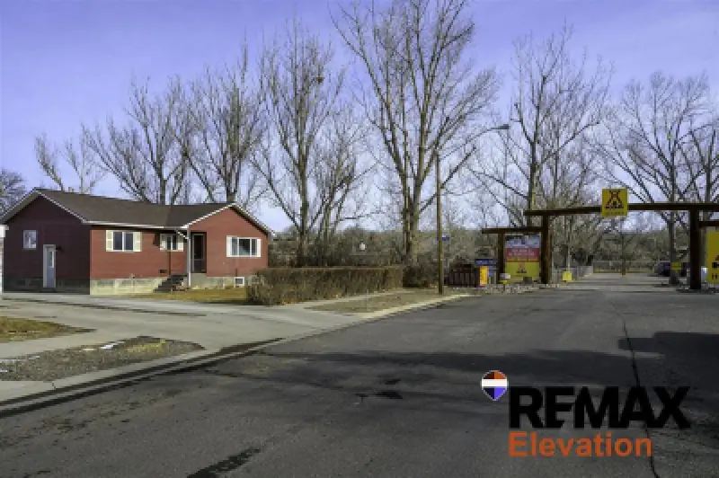 208 4th Ave Greybull #2