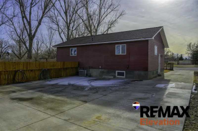 208 4th Ave Greybull #4