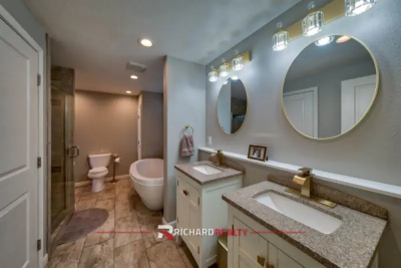 455 8th St Basin #12