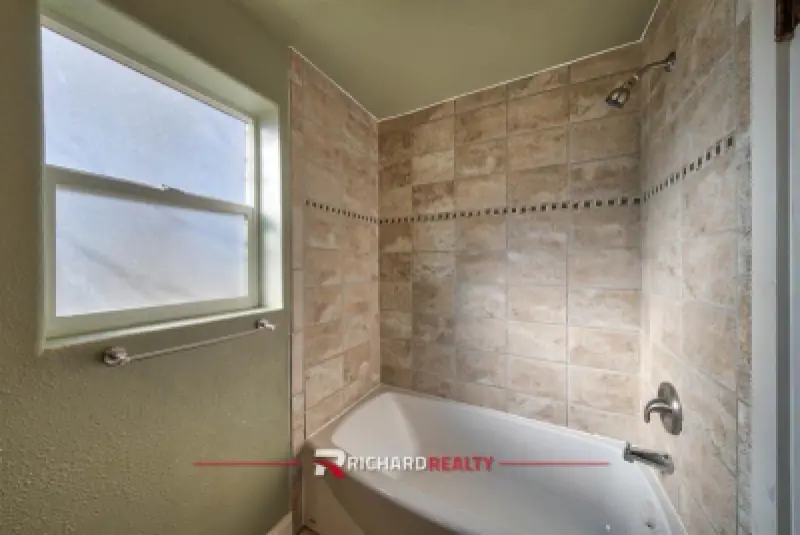 455 8th St Basin #22