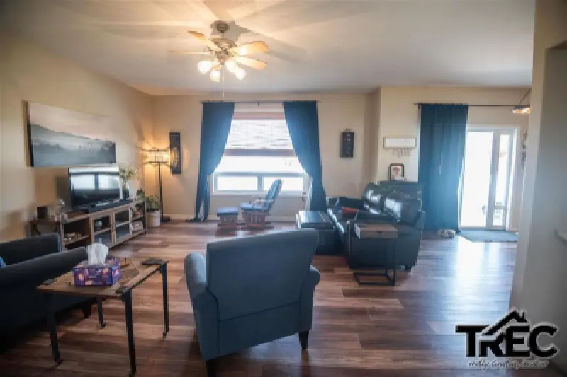 621 Avenue B Powell #17
