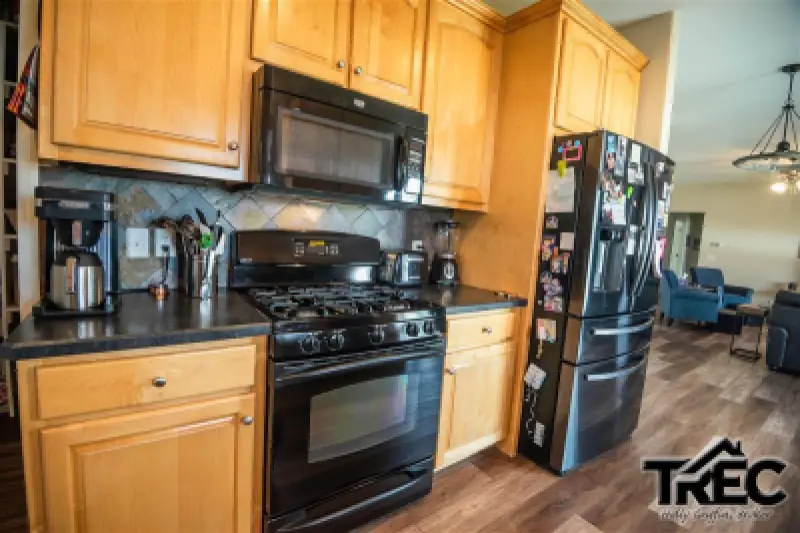 621 Avenue B Powell #23
